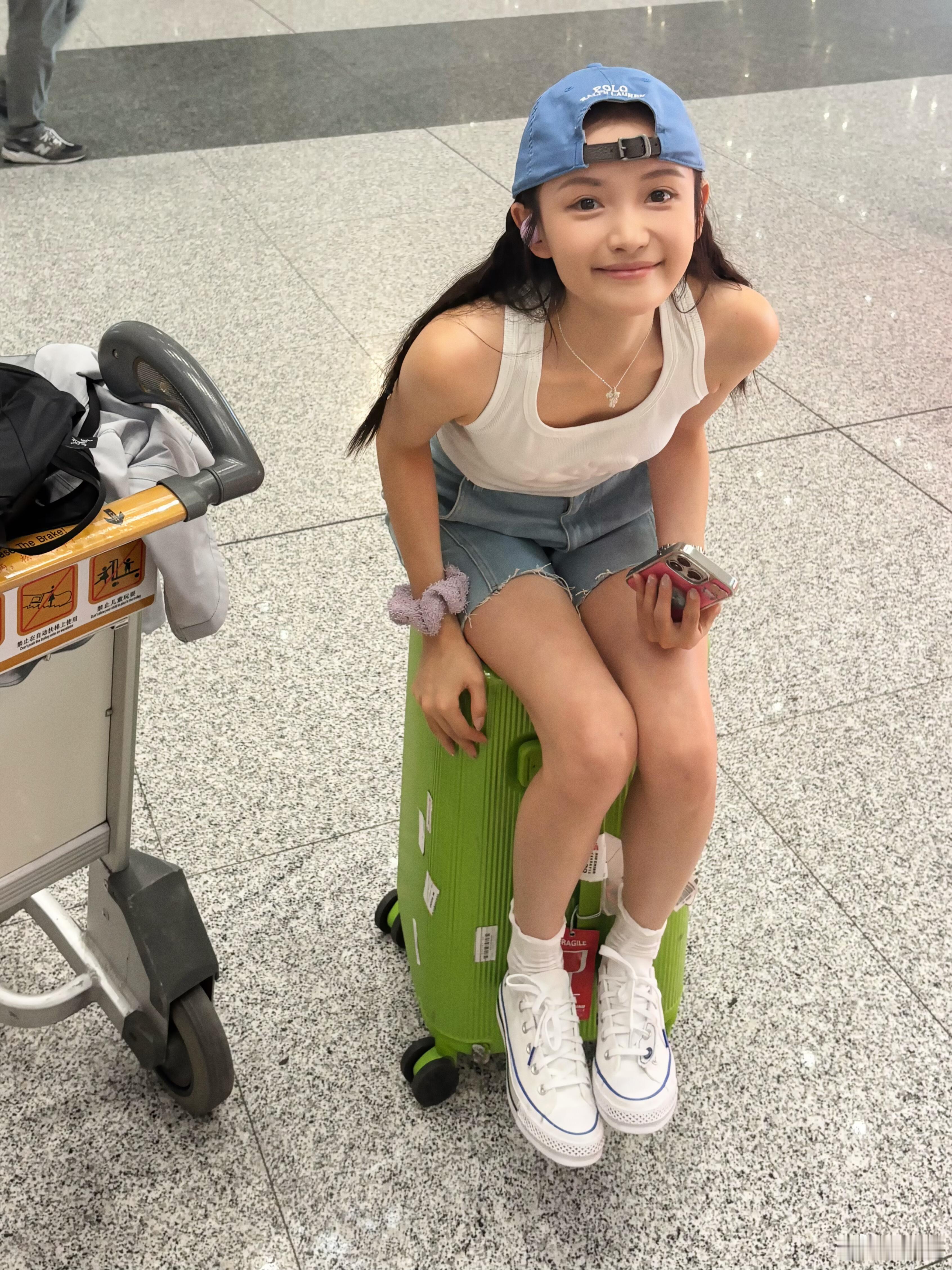林小宅🧢机场ootd​​​