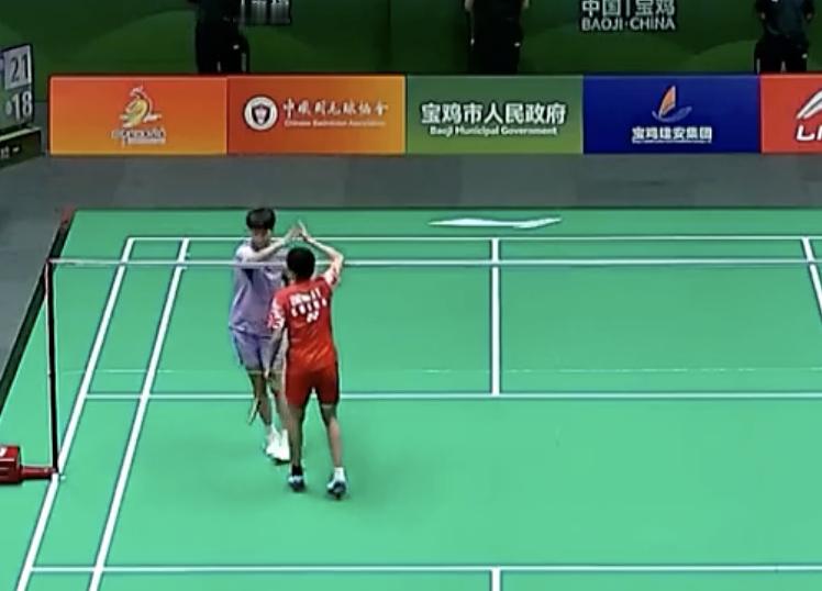 郑欣妍🇨🇳21-18、21-18🇨🇳徐文婧决赛：郑欣妍🇨🇳vs