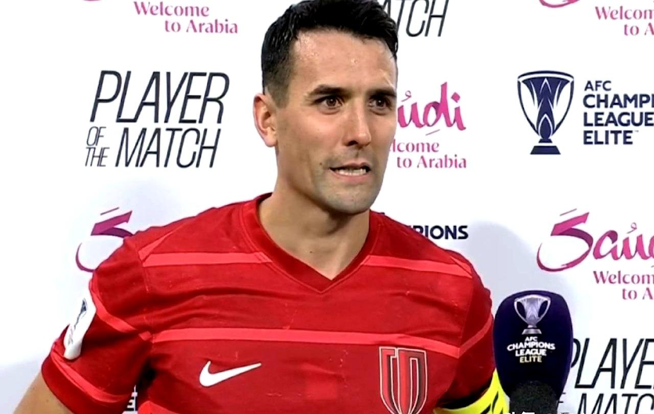 表现的太懒太差了亚冠第五轮成都蓉城1-1战平广岛三箭，全队拼尽全力但德尔