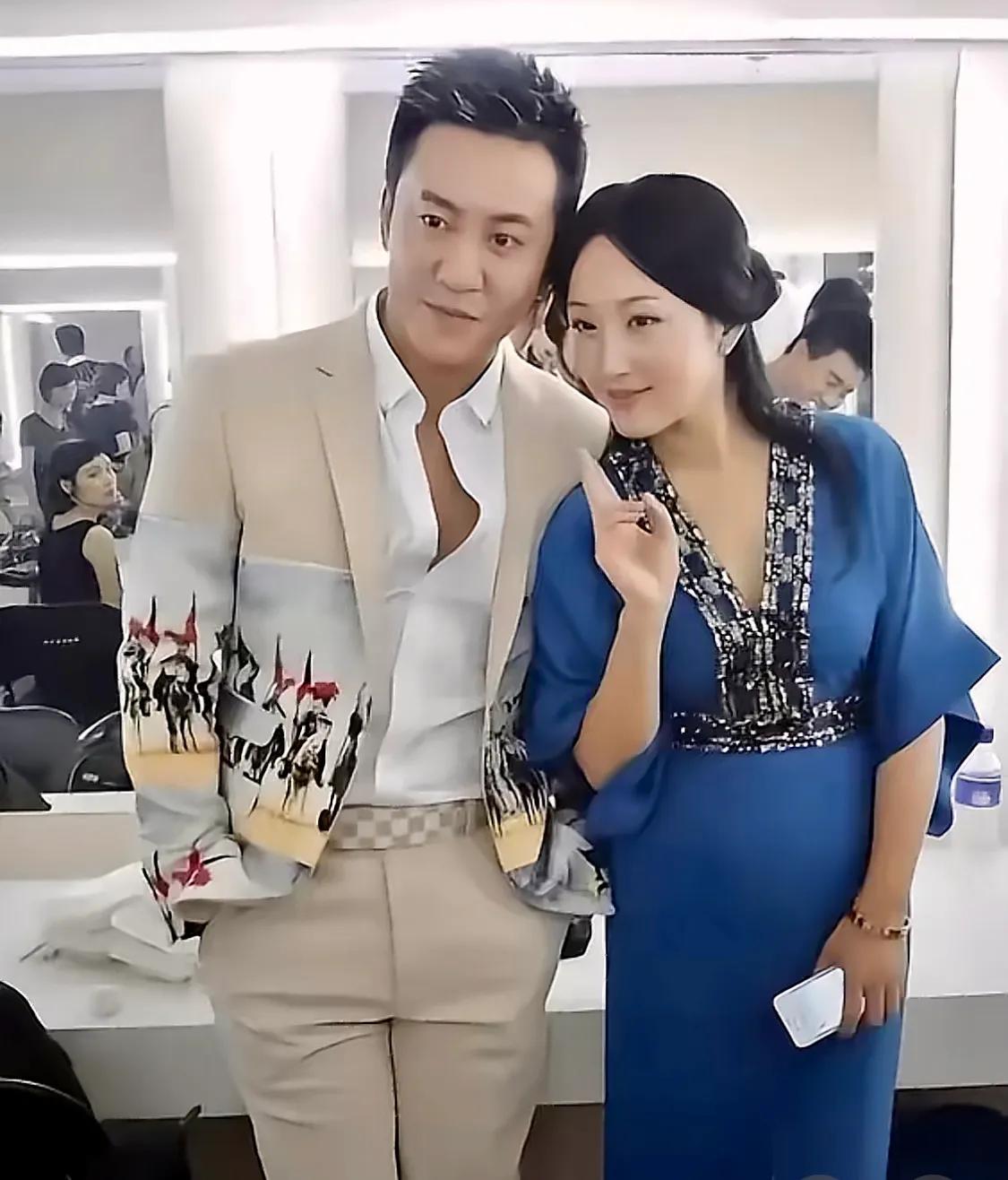 岁月是把杀猪刀，昔日的金童玉女，有缘无分，如今再同框，已是物是人非……