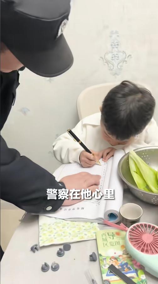 “这小孩胆子可真大！”近日，河南，一6岁男孩和妈妈起了争执，妈妈一气之下就把他扔