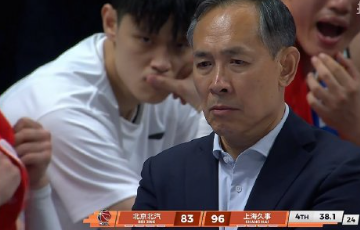 赛后，北京男篮主教练接受了媒体采访。许利民表示：执教这支队让我个人取得了很大