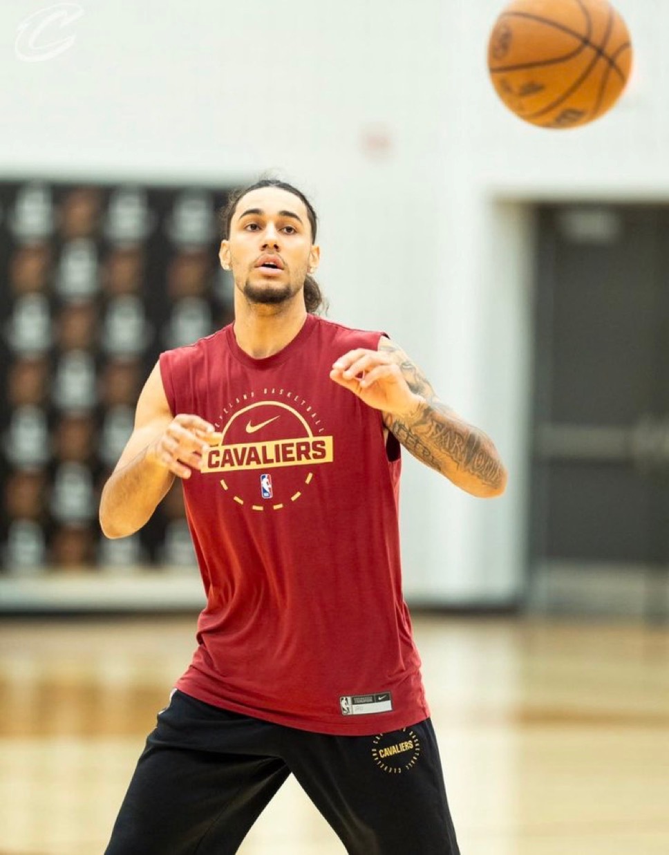 泰森：“哈登和多诺万（米切尔￼）都很有吸引力，所以我得到了更多我喜欢的接球投篮