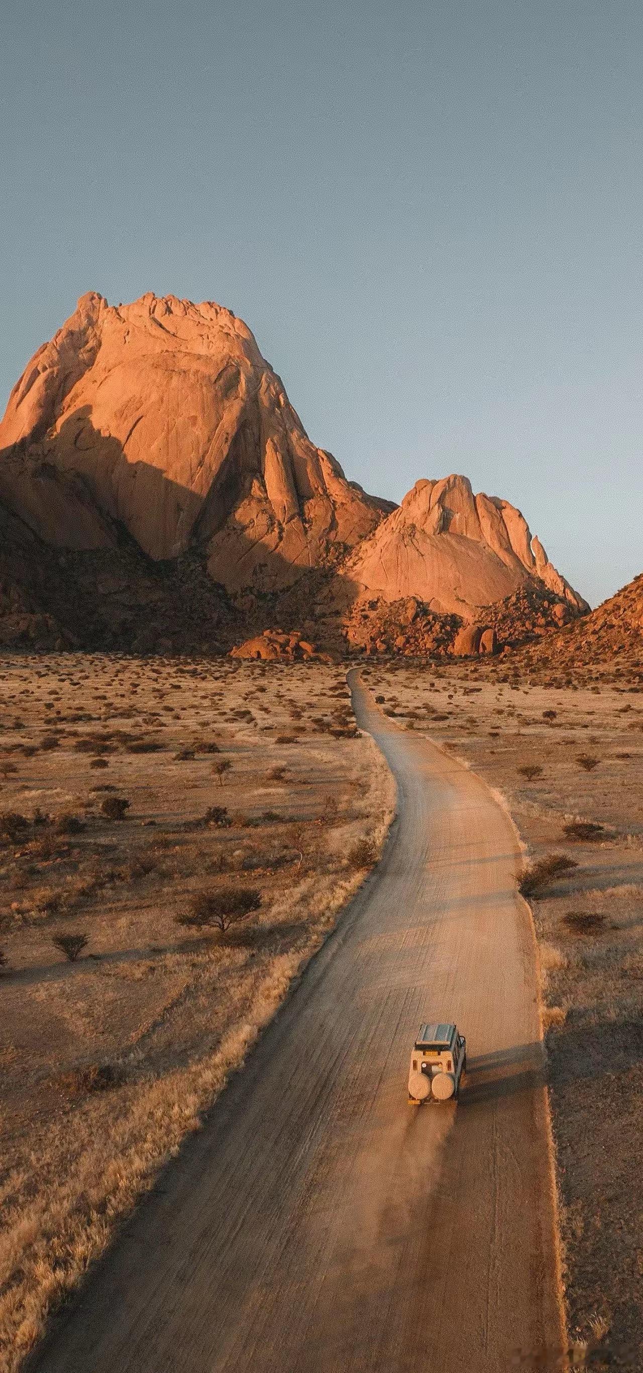 最有道理的一句话:“永远不要觉得一个擅长挣钱的人，会是头脑简单的傻白甜，不管他在