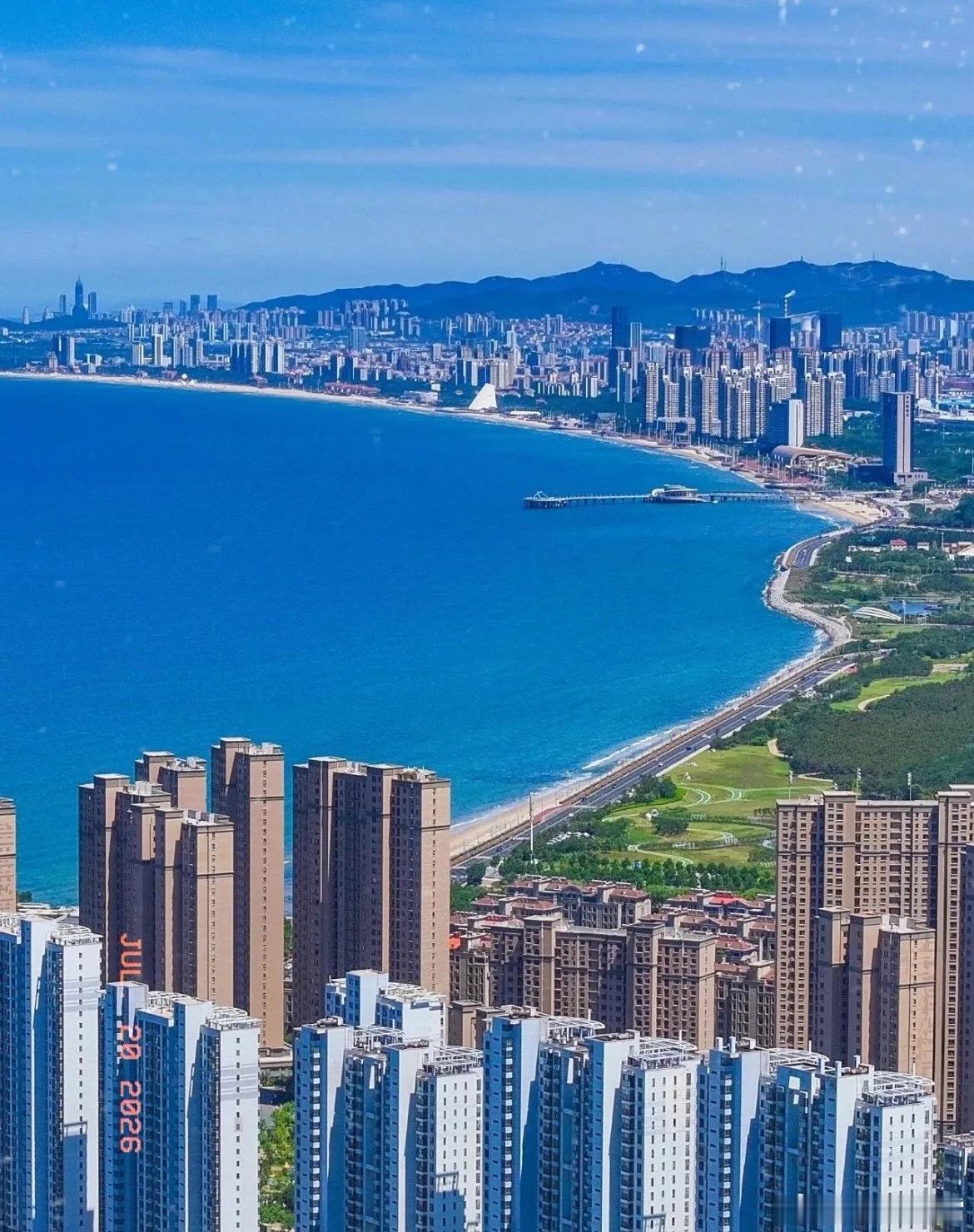烟台市A股市值十强企业。1、中际旭创，目前市值1.06万亿元。2、万华化学，目前