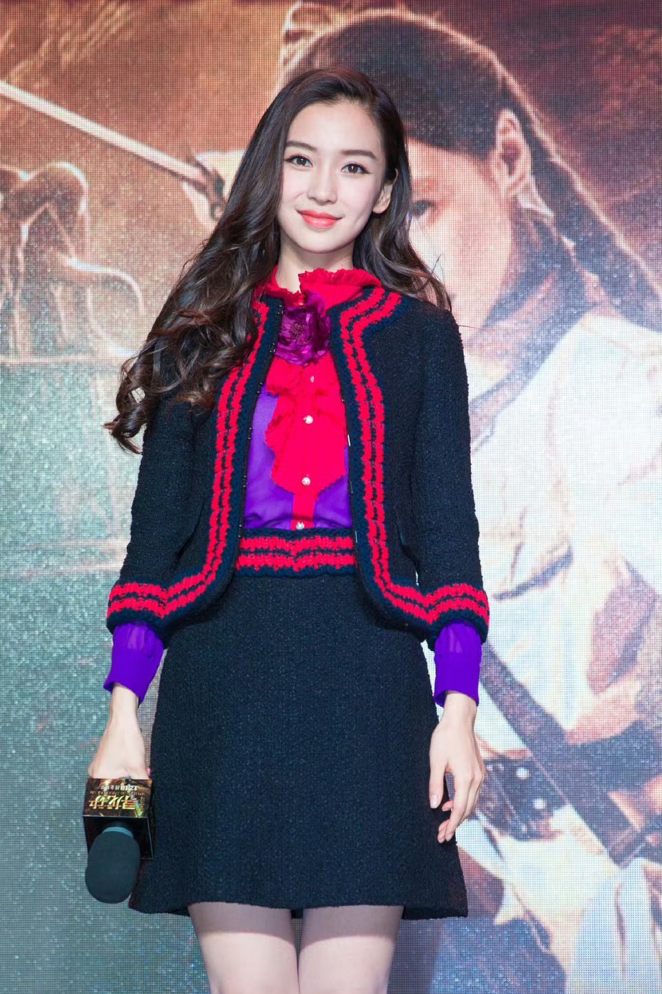 angelababy杨颖早上好呀!各位将将们暑假作业完成的如何啦