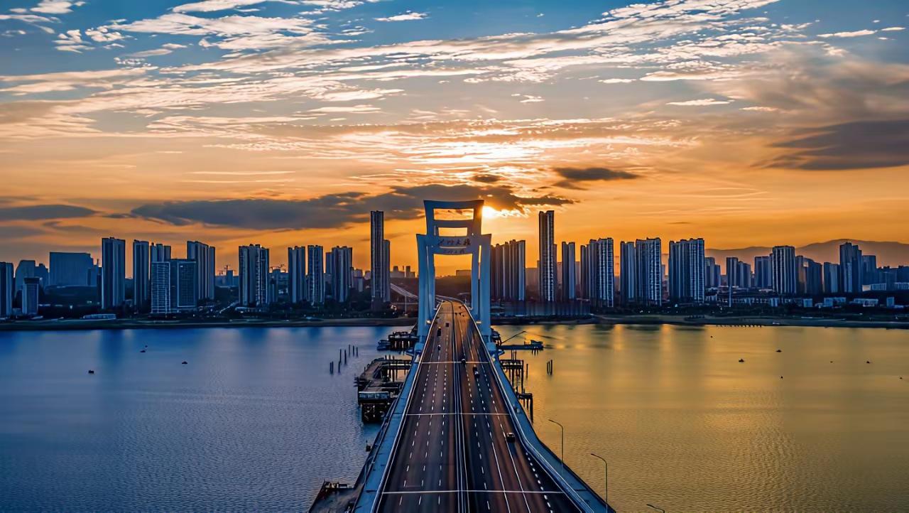 南昌市江西省省会城市大南昌都市圈核心城市环鄱阳湖城市群核心城市长江中游城
