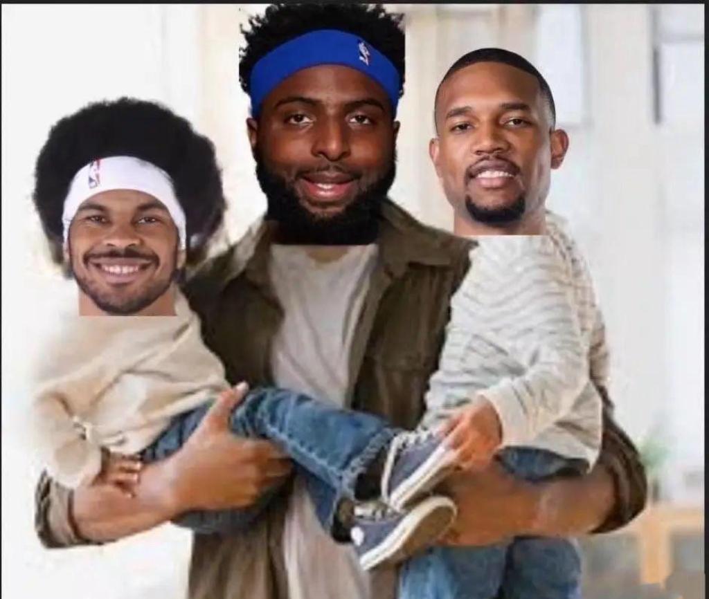 花2000万签的中锋，被1300万的蓝领当玩具打。不是球星退步太快，是蓝领进化