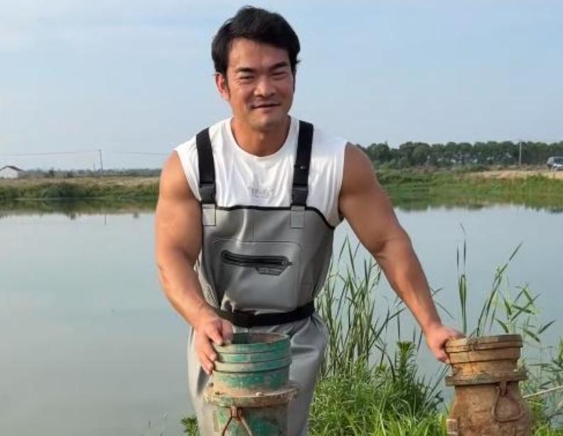 “抽水机抽干的不是鱼塘，是全网的信任！”“人善被人欺，马善被人骑。”这句古话在