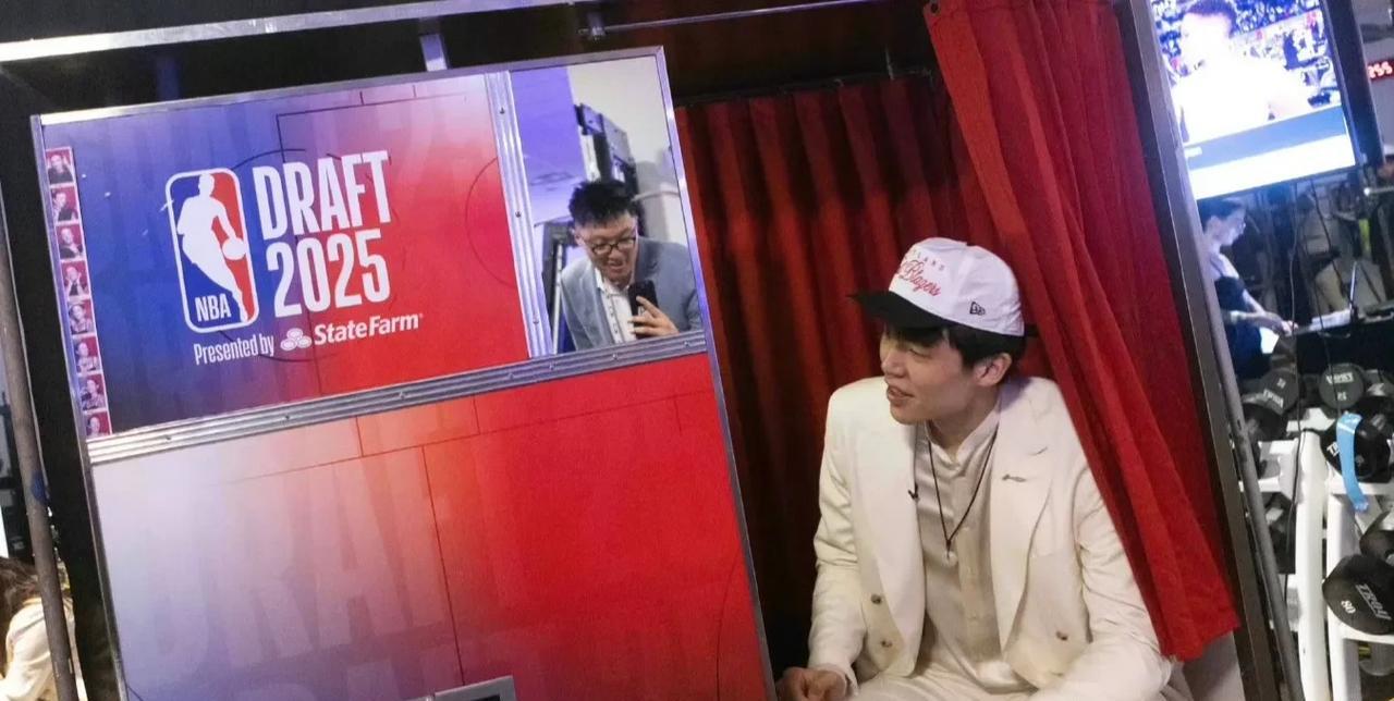 篮网究竟是怎么失去杨瀚森的？就是太菜被一帮老油条联手坑了。杨瀚森选秀这件事现在