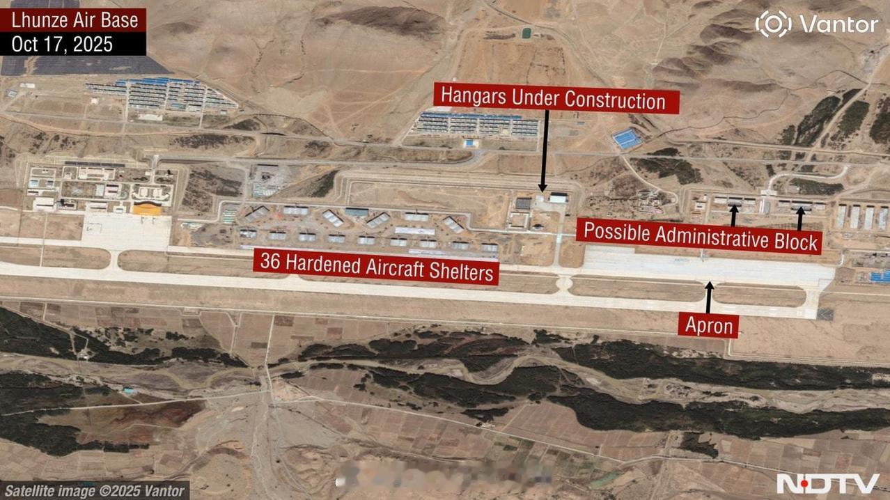 印度NDTV报道称,中国在西藏山南隆子机场新建的36个加固飞机掩体已经成型,机场