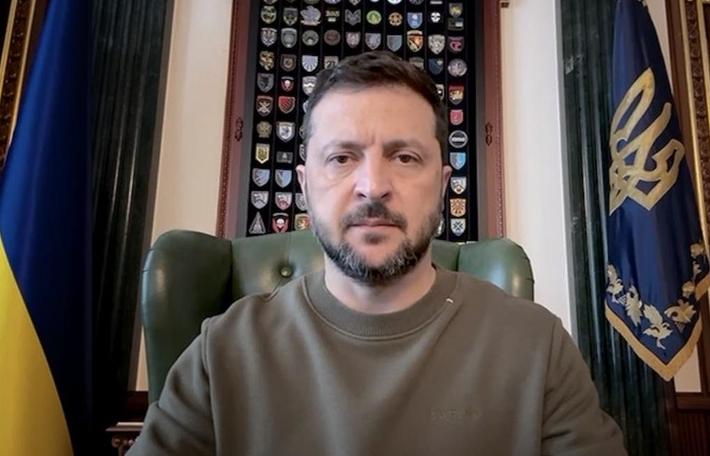 乌贼炸了距离克里姆林宫只有15公里的炼厂，但是却没有炸克里姆林宫，当然不是因为炸