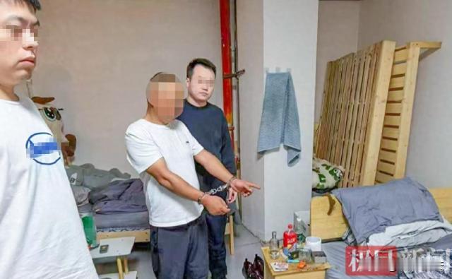 湖北武穴，有一公司员工宿舍，频遭盗窃，手机电脑现金等被盗，民警经勘查、调监控、走