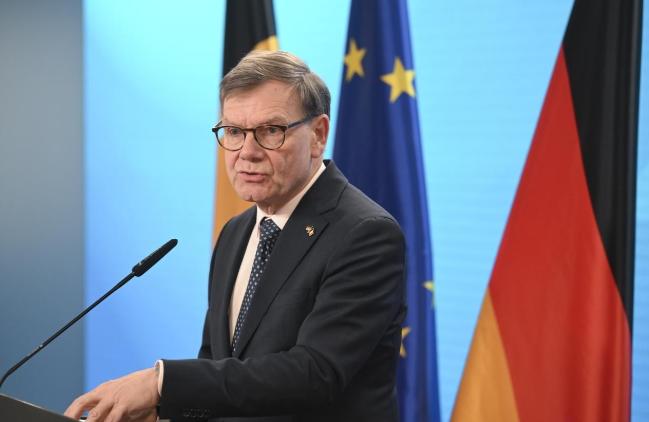 3月2日，面对伊朗的强硬，德国竟然“临阵脱逃”，放了英法的“鸽子”。据德国之声报