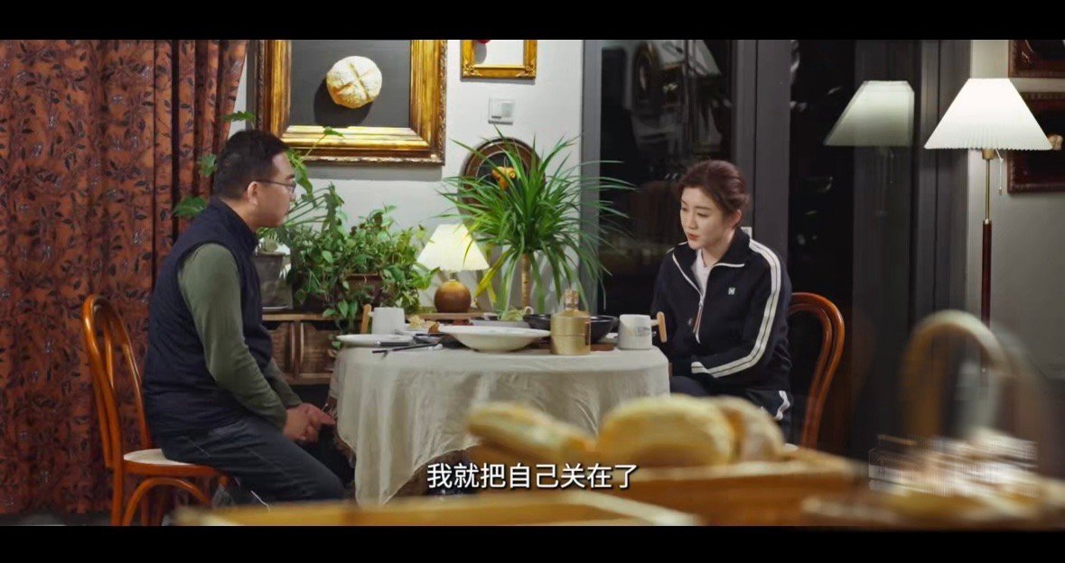 陈梦爆冷后把自己关在卫生间两小时两小时的封闭空间里，或许有泪水和复盘，但绝没有