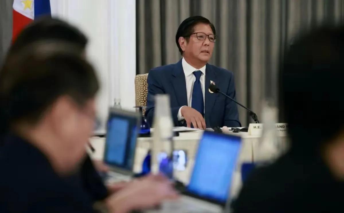 上任四年来第一次难得的默契。在本次刚刚结束的东盟峰会期间，试图接近中方领导人，