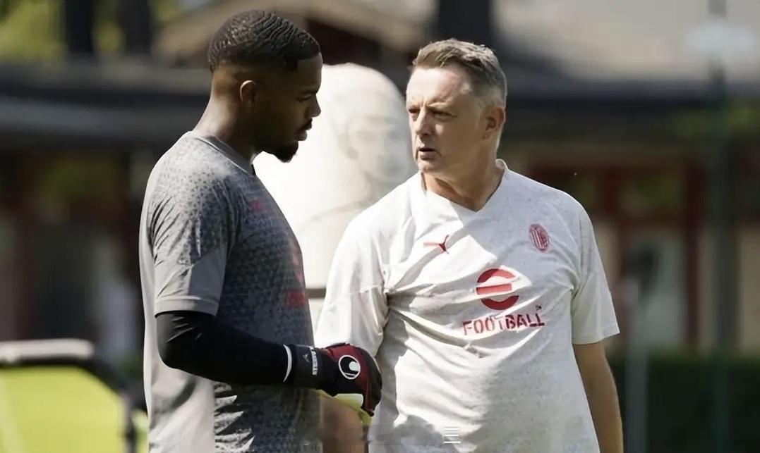 冲冠加码！上海申花敲定世界级门将教练托尼·罗伯茨加盟，这位曾执教阿森纳、AC米兰