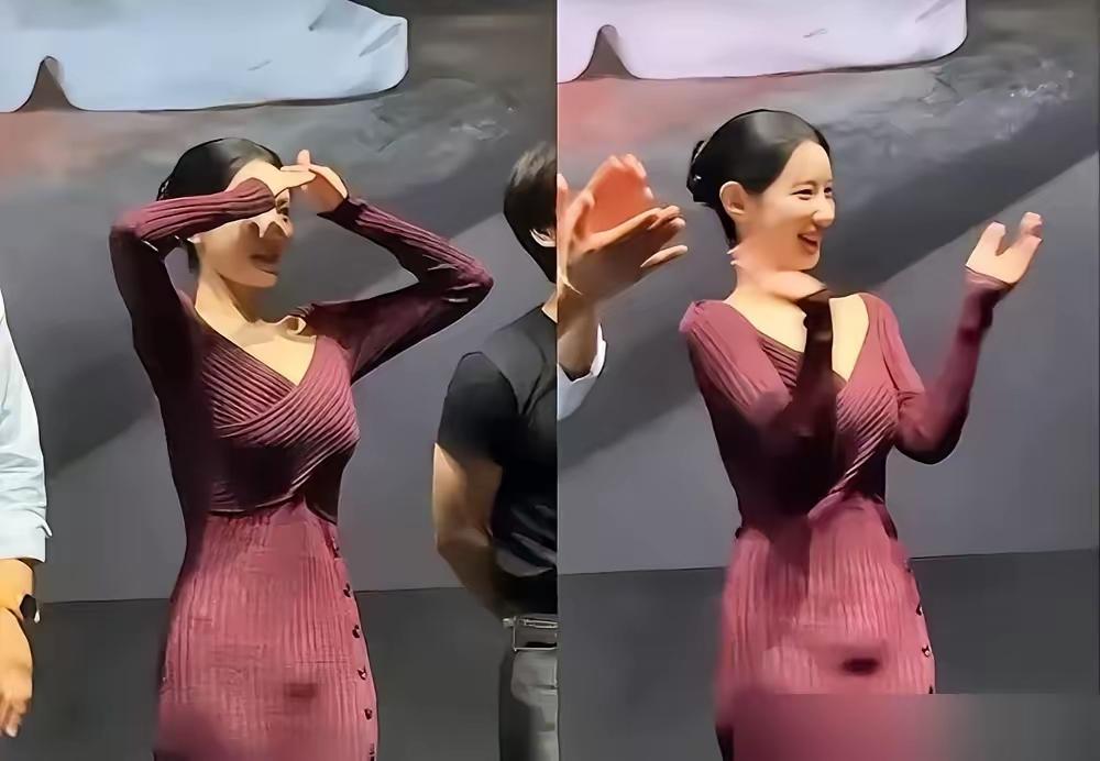 女星穿着紧身裙走红毯，肚子鼓起一个包，全程用手挡还是被拍得一清二楚。9月4号韩