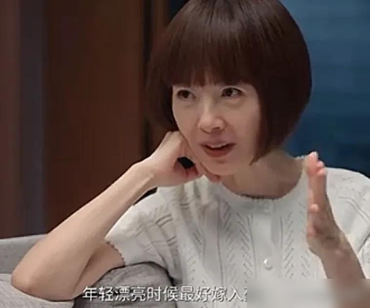 惠英红藏了几十年的秘密，一开口就把人震住了。8月21号鲁豫《热浪之外》访