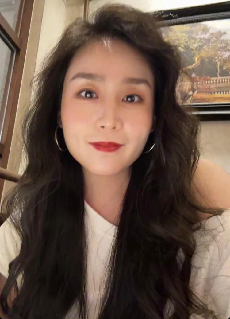 漂亮姐姐​​​