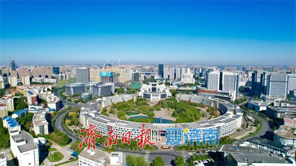 以“实招”“硬招”护航民营经济破浪前行