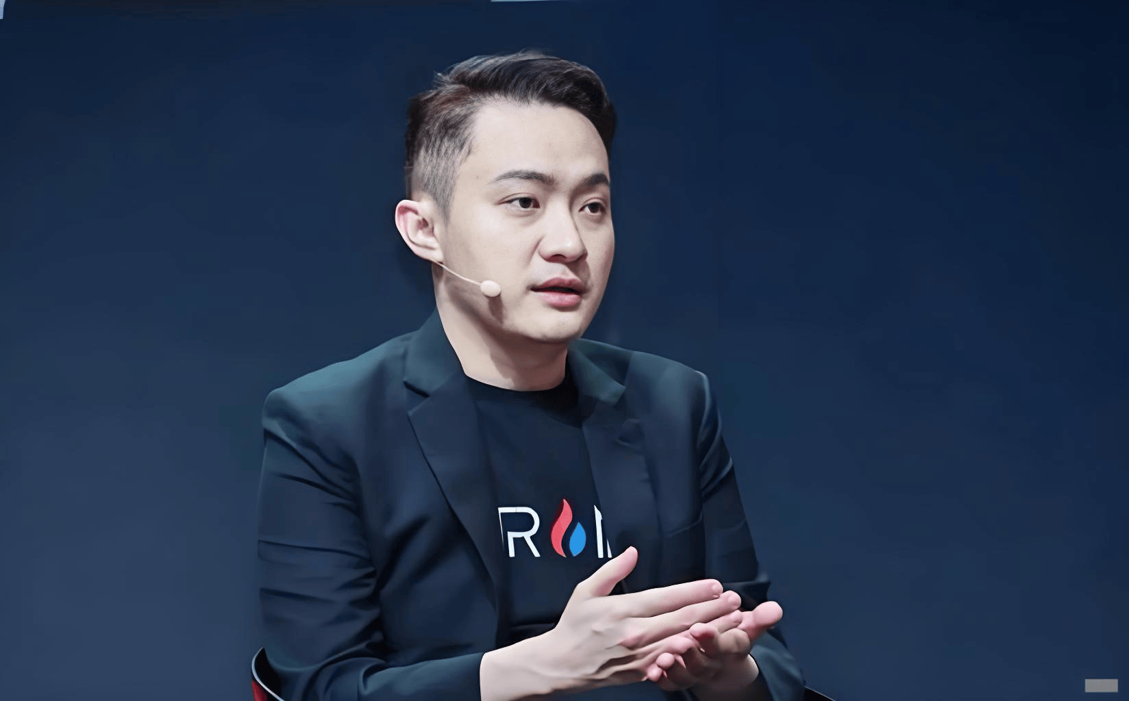 景甜的剧情要反转，孙宇晨的人设开始崩塌，有大V一针见血地指出，孙只不过是伪富豪，嘴上说不在乎钱，实际