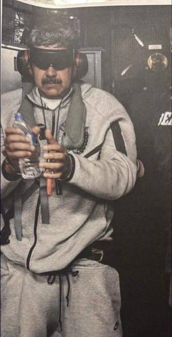 突发：尼古拉斯·马杜罗在美国硫磺岛号军舰上被美军拘押的首张照片