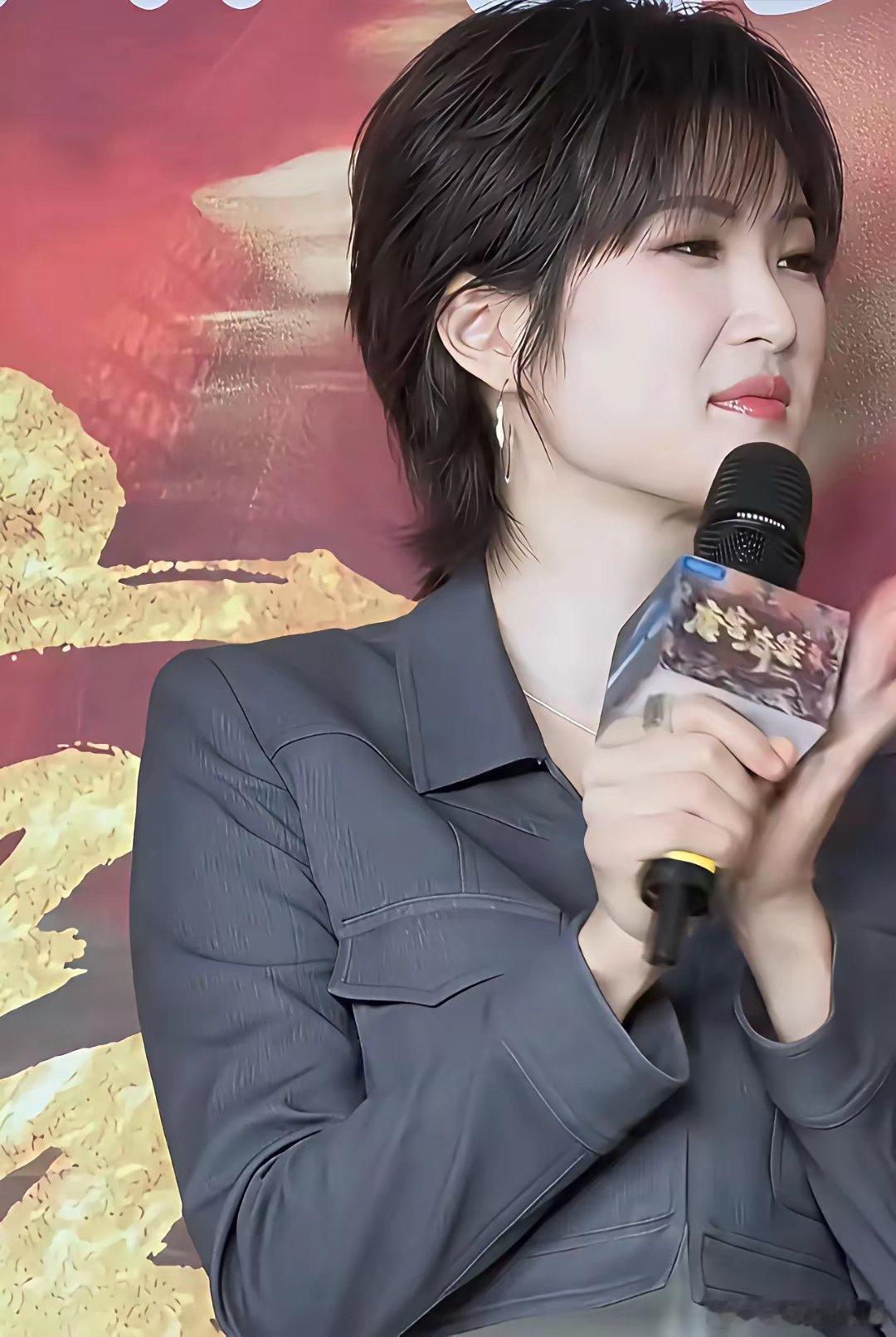 姚安娜身上最吓人的细节，不是演技，是她的指甲！修剪的整整齐齐，干干净净从这个细节