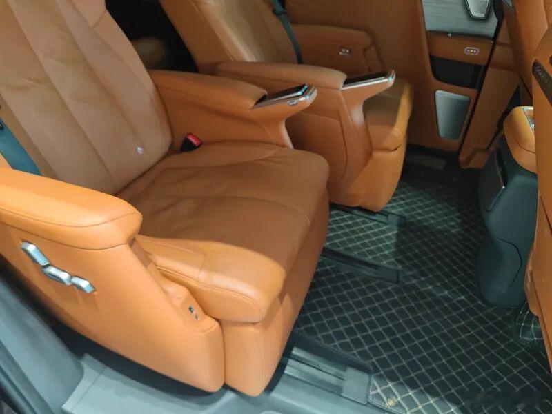 别克至境世家销售反馈：1，这家店日均进店量10组，周末能达到20组，专门看世家的