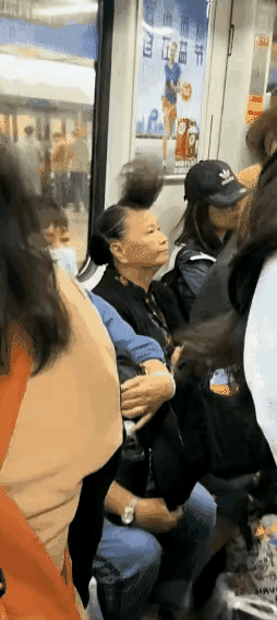 男：怒发冲冠为红颜，李云龙：开炮，开炮，开炮大妈：一发冲天为君留，问君能