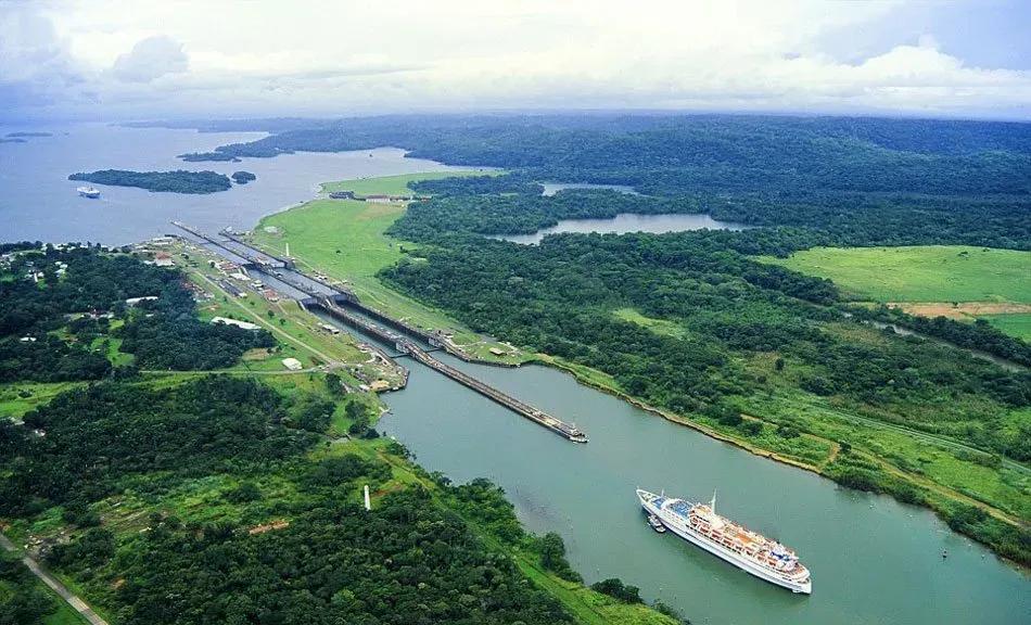 这条运河掐住命门？中美博弈暗流下的海运生死局，一条人工河道牵动全球神经，巴拿马运