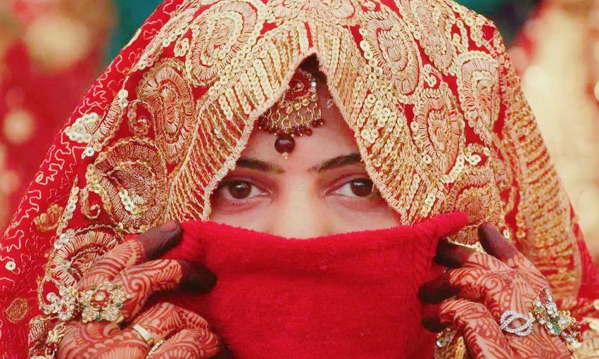 中国的水不能随便喝，中国的食物不能随便吃，会中毒！说这话的是印度留学生莫桑的母亲