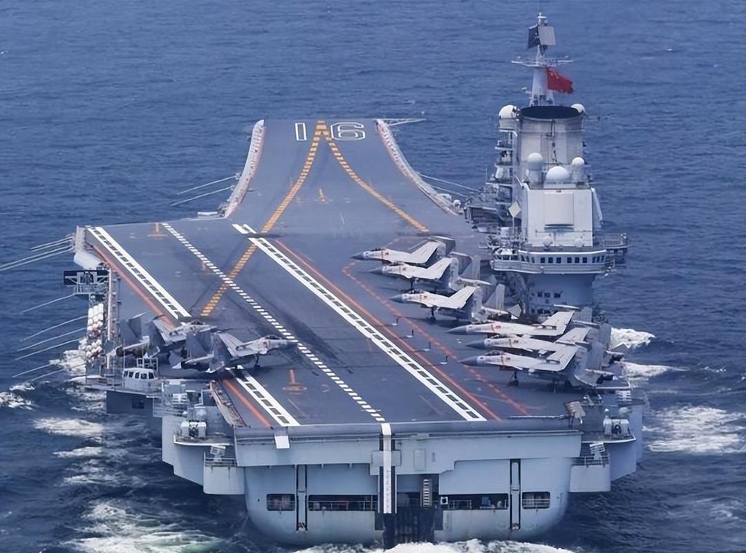 航母会师倒计时！台独唱衰遭暴击！好戏还在后头。据外国商业卫星图像显示，18