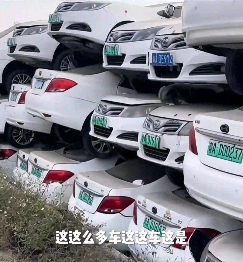 身边开了4年新能源网约车的师傅最近愁得整宿睡不着，当初12万落地的纯电车型，现在