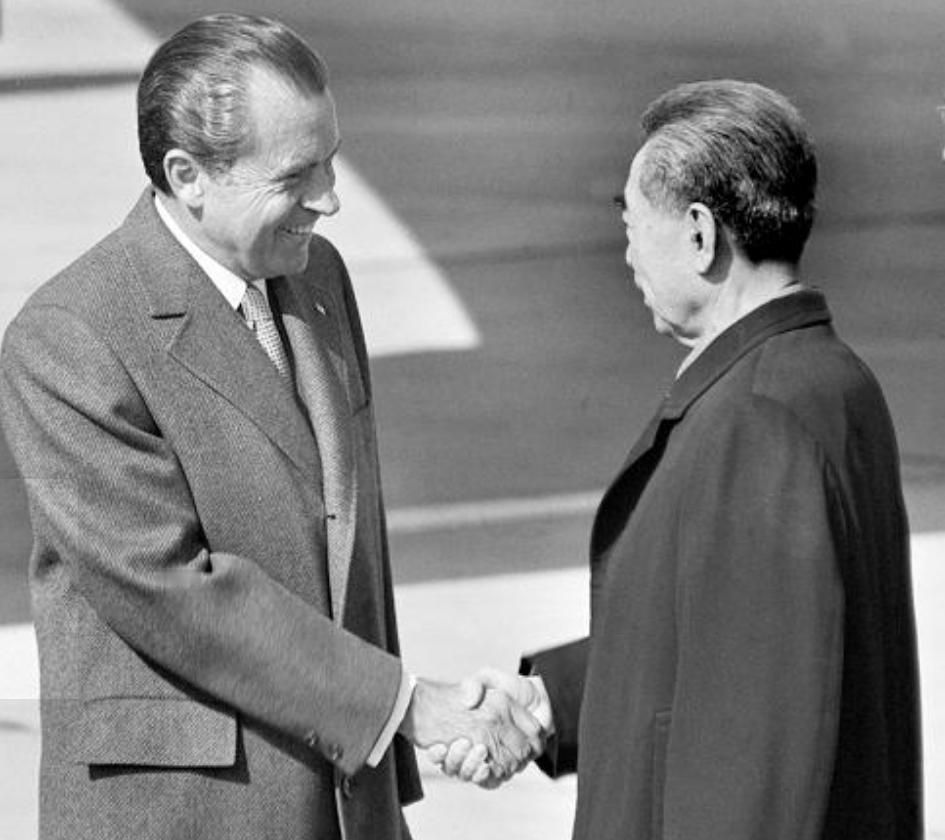 1972年，尼克松访华期间想游览长城，结果前一天晚上忽然遭遇大雪，周总理下死命令