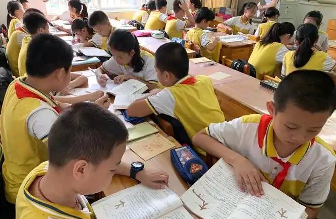 小学阶段，你想不到的四件事！1、你想不到，那些初中尖子生，早就在小学就将英语提