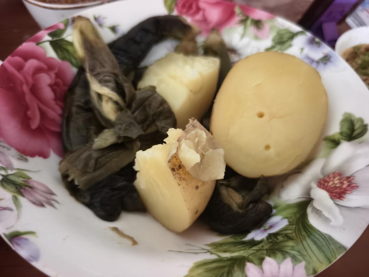 真没想到，一顿普普通通的午饭，能让我这53岁的老太太，幸福感瞬间爆棚儿！今天是