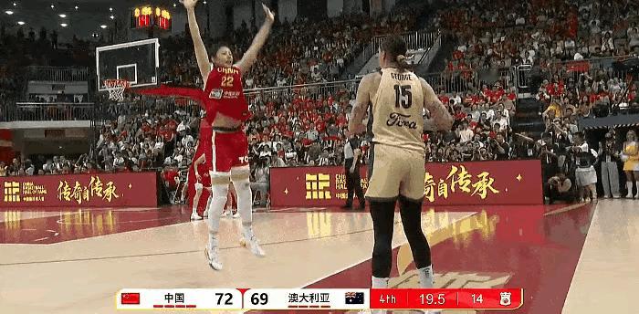 实话实说，杨力维最后一球还是处理欠妥当！最后19秒，澳大利亚女篮前场发球，杨力