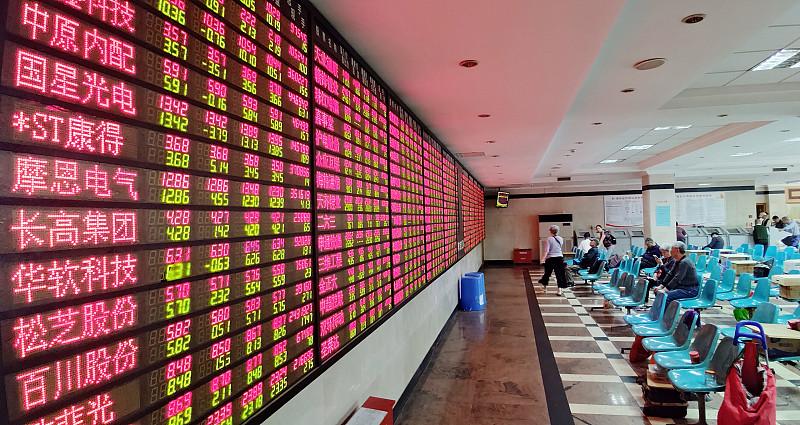 人民币升值对股市有何冲击？近来身边不少炒股的朋友都在热议人民币升