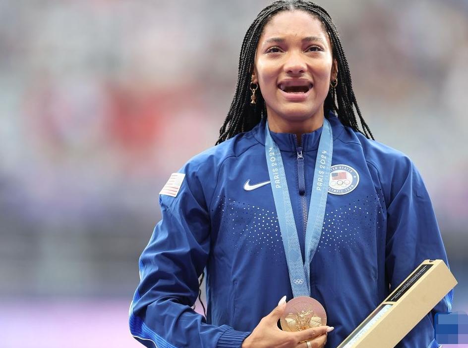 女子跳远2025主要大赛冠军榜：➤东京世锦赛：戴维斯-伍德霍尔（美国）7.1