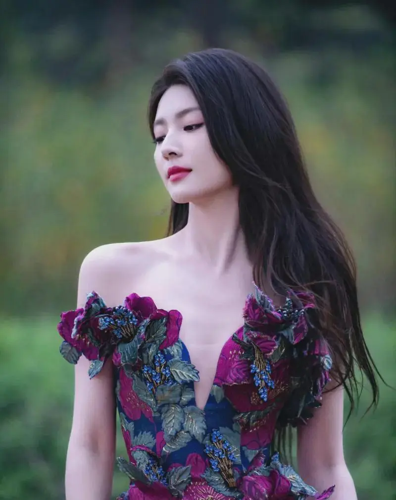 这个女演员是上戏校花，长相清纯漂亮，为啥火不起来？甚至无戏可拍？