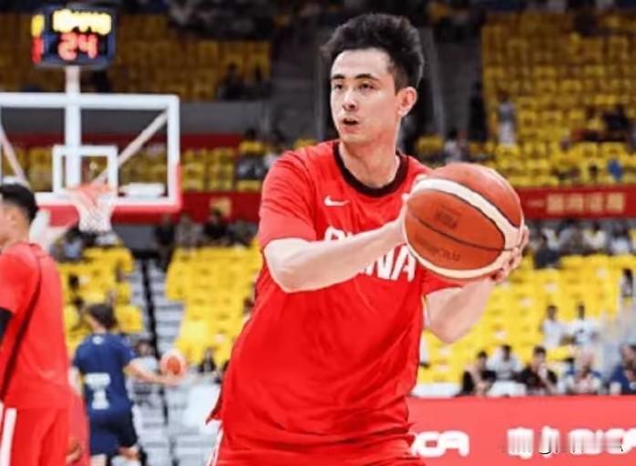 目前来看，辽宁男篮未来可能入选国家队的球员起码有三个。1、段睿骐前国青队长，