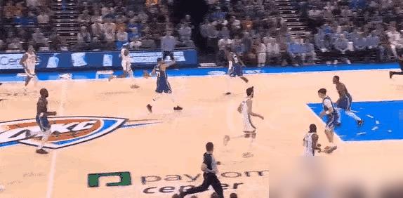 科比和亚历山大只有一样相同，身高都是1.98米，其他无论是运球的姿势、后仰跳投的