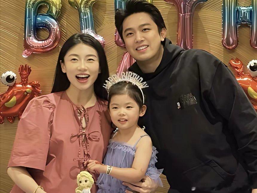 上海名媛程晓玥挥别前男友郑恺，嫁给海归精英连生二胎，公公还是医学博士行业大拿，一