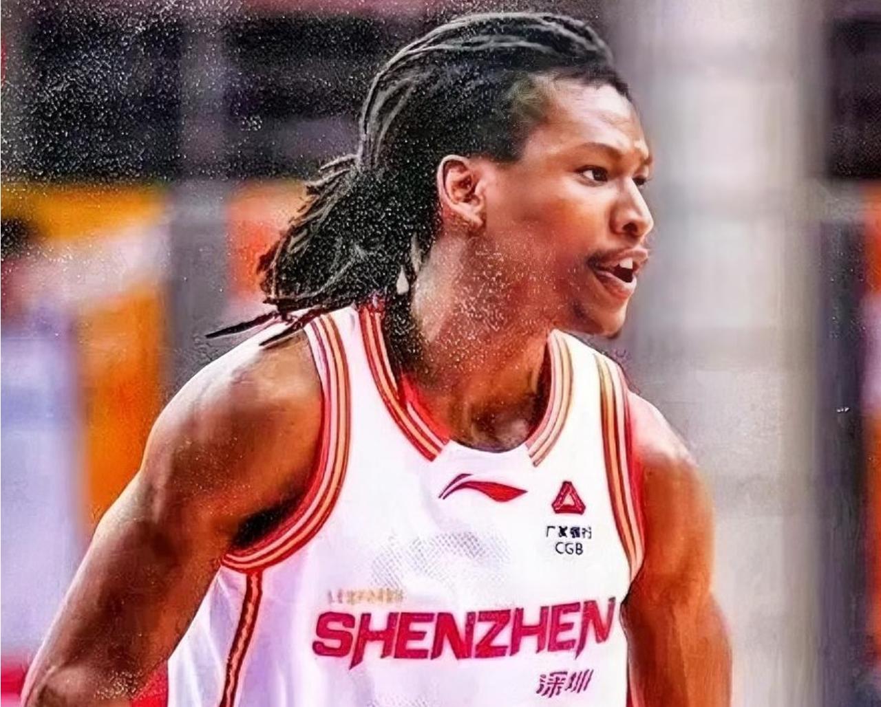 轰43分7板！展现CBA超级高水平，才23岁球迷：郭士强，快点签约他CBA常
