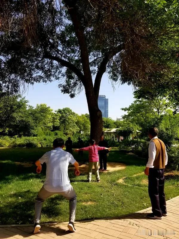 站桩什么时间最佳站桩144日，今天仍然是站桩两次，下午和晚上各一次，下午浑元桩，