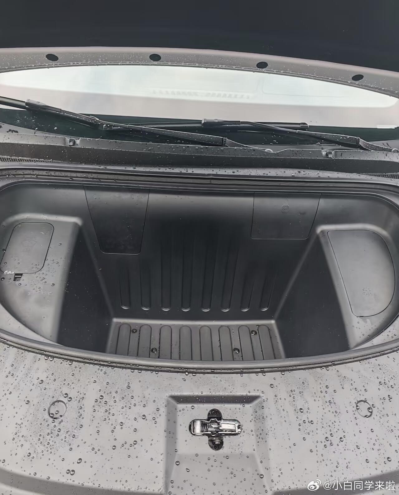 在3月5号技术发布会上要发的比亚迪宋UltraEV已经到店了。这个浅