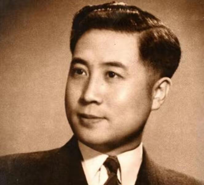 1949年，地下党被判死刑，临行刑前去上厕所，看守意味深长地说："早去早回"，地
