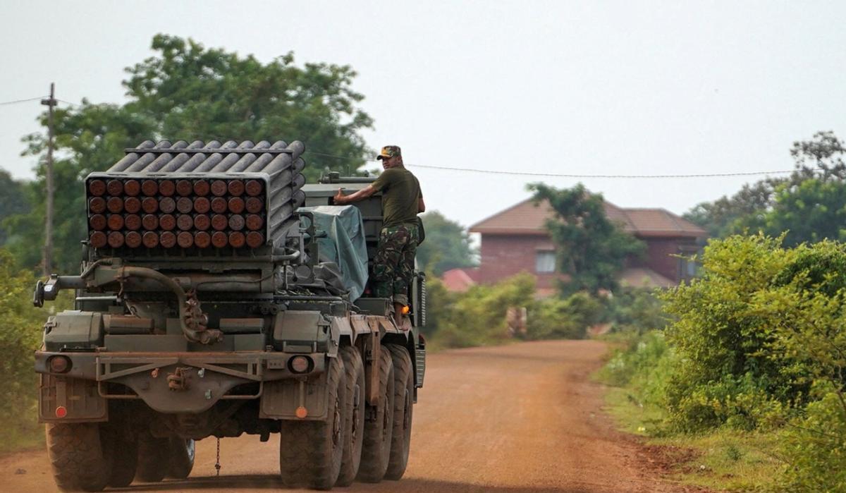 当地时间27日，柬埔寨和泰国，在一份由柬方发布的联合声明中称，同意立即停火。