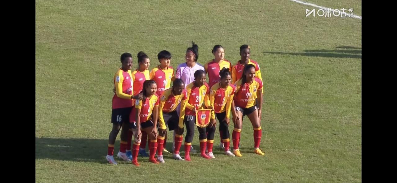 2:0武汉女足领先东孟加拉女足王霜、姚伟、刘艳秋首发出场。刚刚踢完上半场，